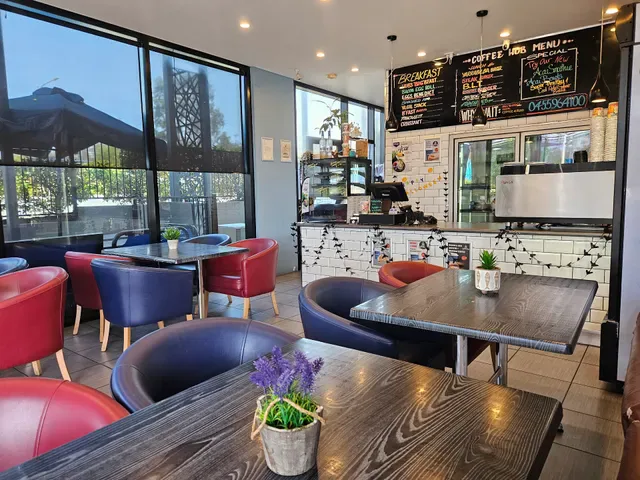 Yarrabilba Coffee Hub & restaurant