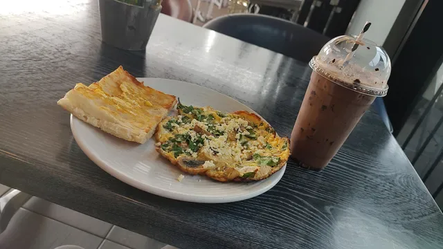 Yarrabilba Coffee Hub & restaurant