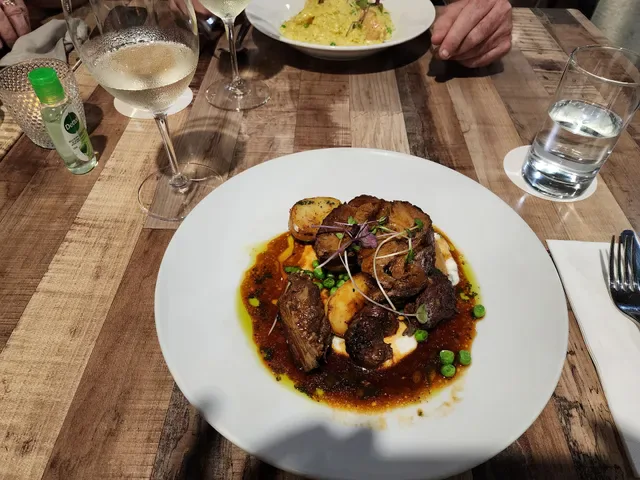 Acqua Restaurant & Bar