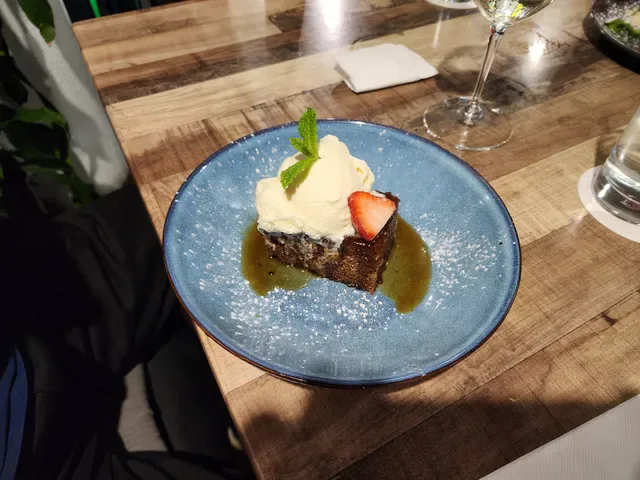 Acqua Restaurant & Bar