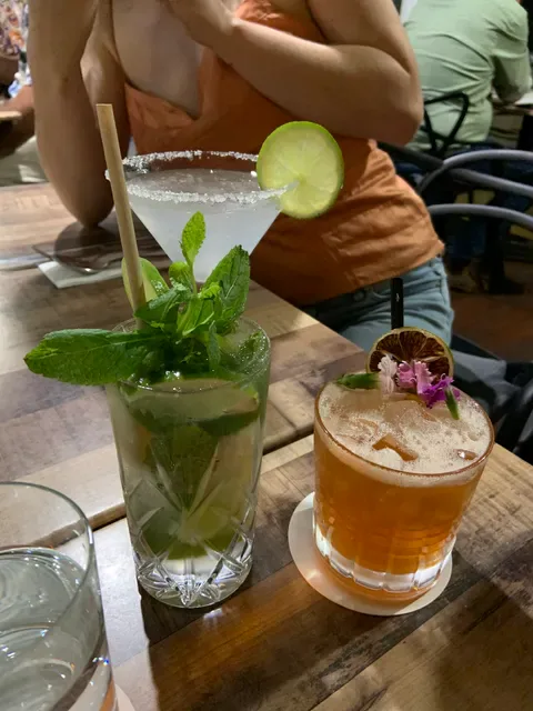 Acqua Restaurant & Bar