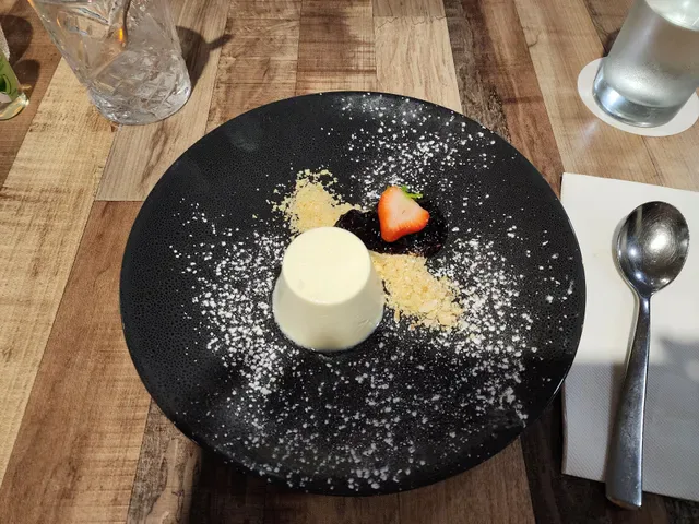 Acqua Restaurant & Bar