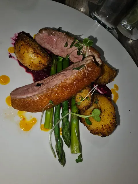 Acqua Restaurant & Bar