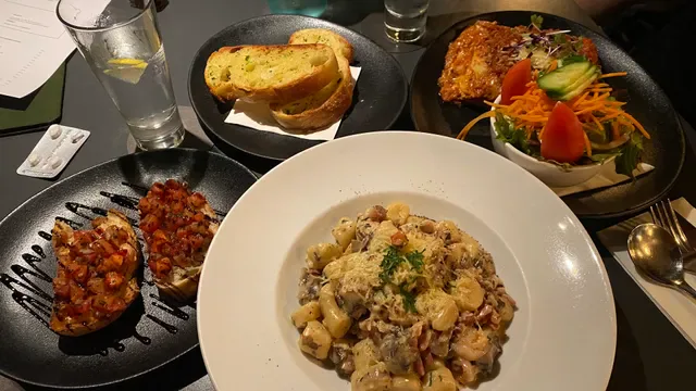 Amici Restaurant & Pizzeria