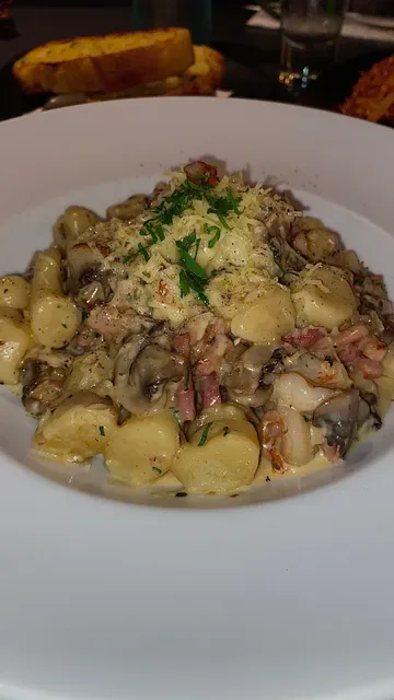 Amici Restaurant & Pizzeria