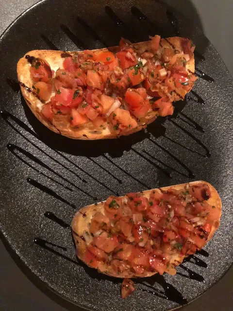 Amici Restaurant & Pizzeria