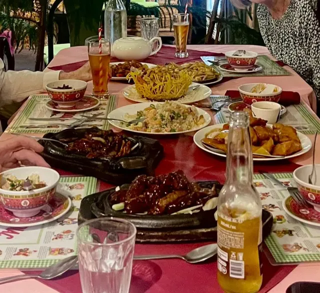 Chinese Holiday Restaurant