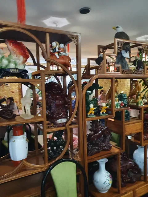 Chinese Holiday Restaurant