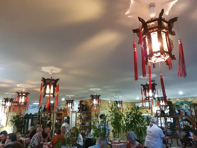 Chinese Holiday Restaurant