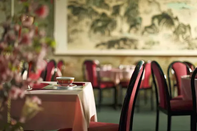 Chinese Holiday Restaurant