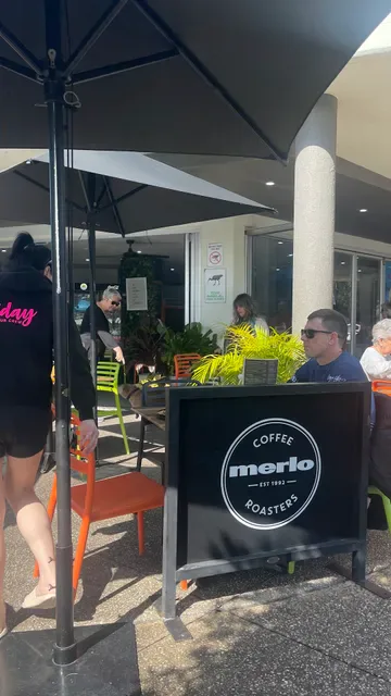 Coco's By The Lake