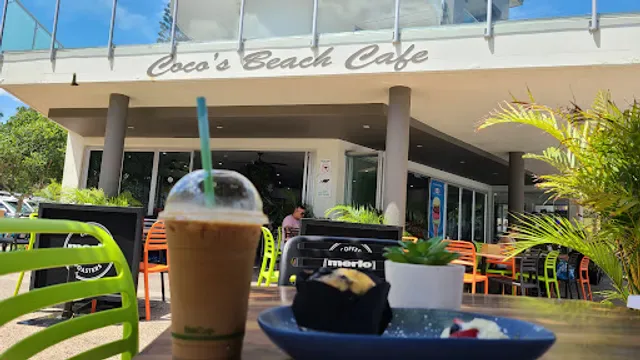 Coco's By The Lake