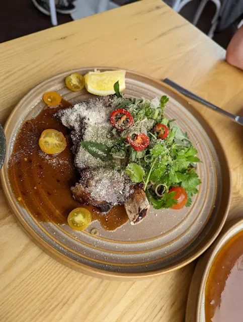 Dee Den Restaurant