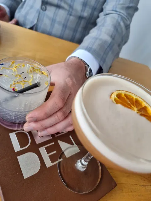 Dee Den Restaurant
