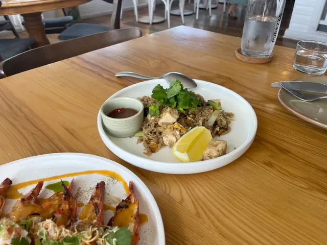 Dee Den Restaurant