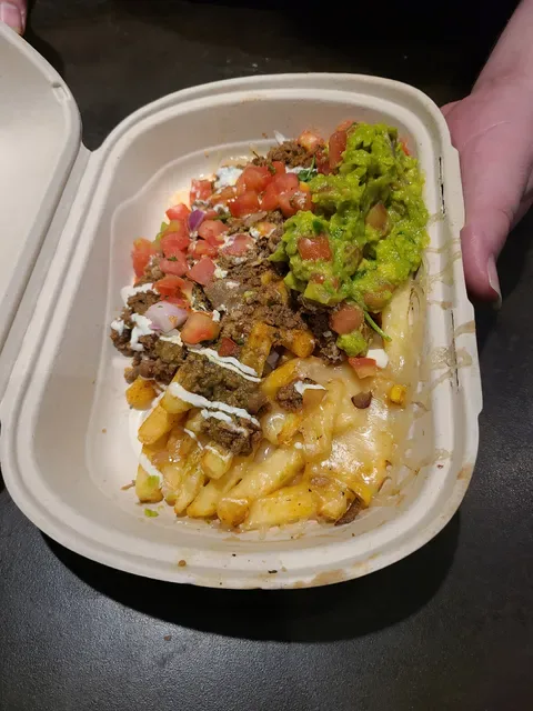 Guzman y Gomez - Birtinya