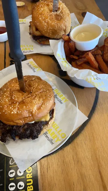 Hello Harry The Burger Joint (Birtinya)