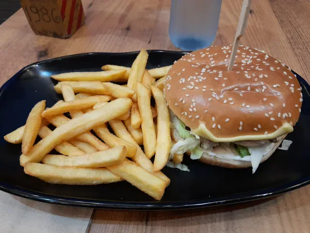 Oporto Birtinya Drive Thru