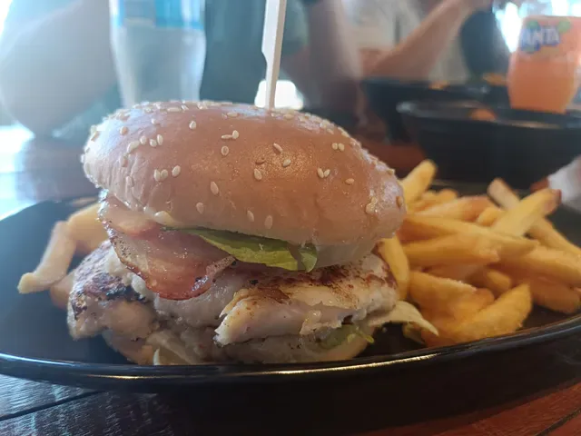 Oporto Birtinya Drive Thru
