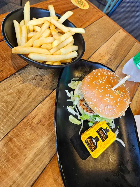Oporto Birtinya Drive Thru