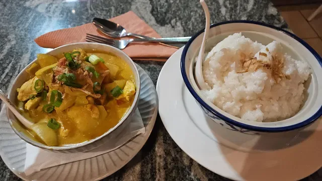 Salisa’s Thai and Asian Foods