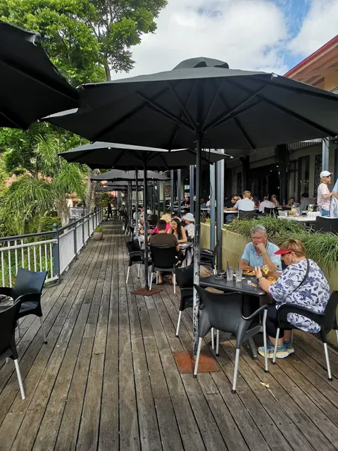 The Edge Cafe, Bar & Restaurant