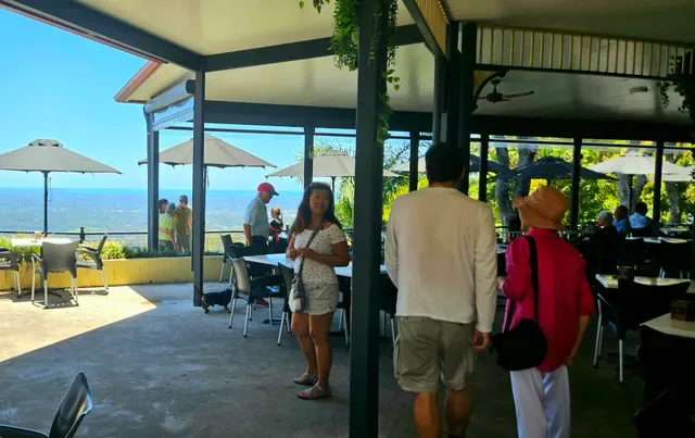 The Edge Cafe, Bar & Restaurant