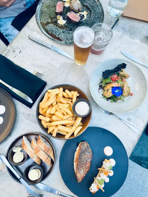 Warrior Restaurant & Bar