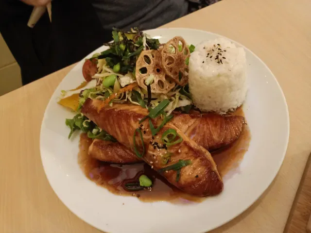 Zee 慈 Nosh Co.