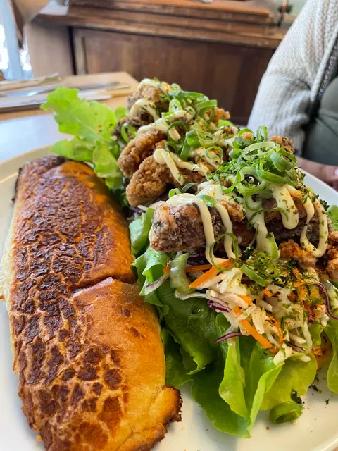 Zee 慈 Nosh Co.