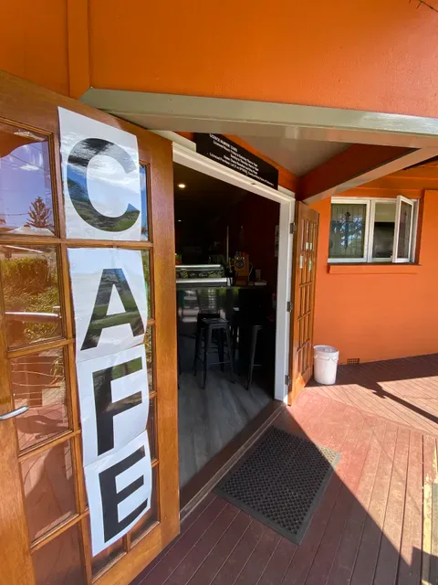 Tree House Cafe & Bar