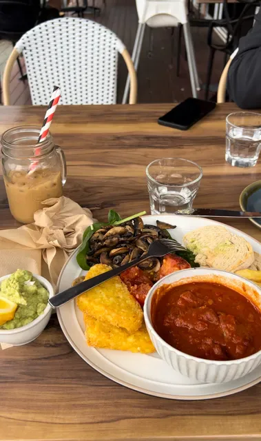 Tree House Cafe & Bar
