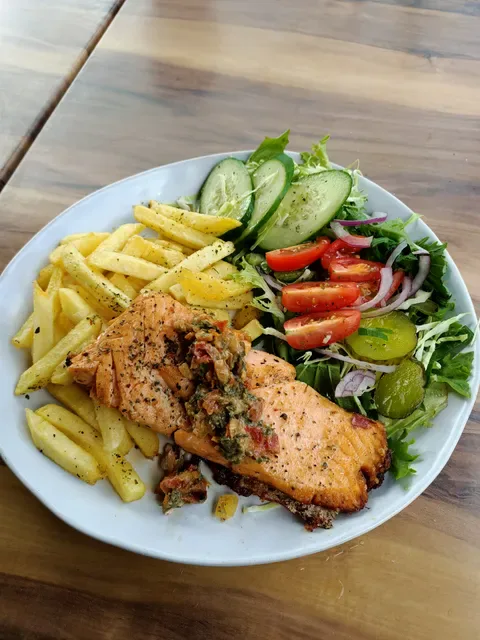 Tree House Cafe & Bar