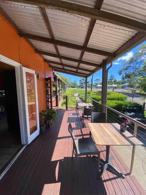 Tree House Cafe & Bar