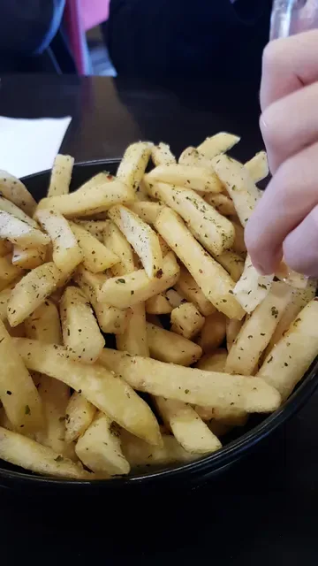 Tree House Cafe & Bar