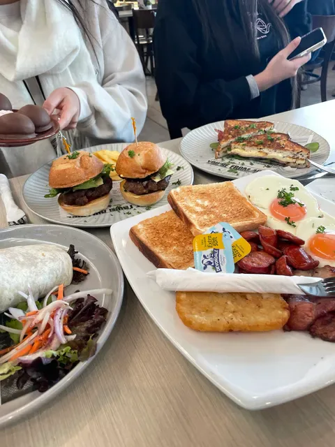 42nd Street Cafe