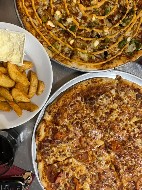Amici Pizza Cafe