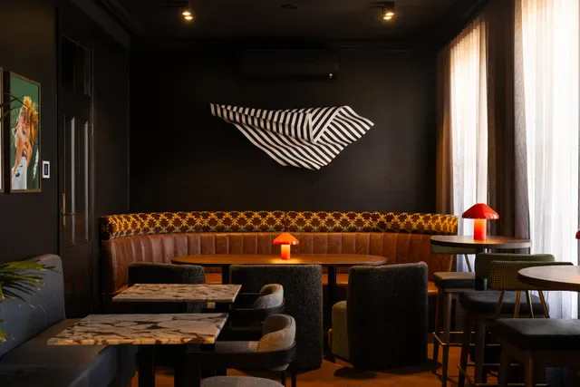 Bar 1854