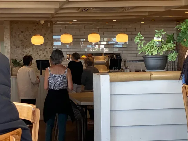 Breeze Cafe & Bar