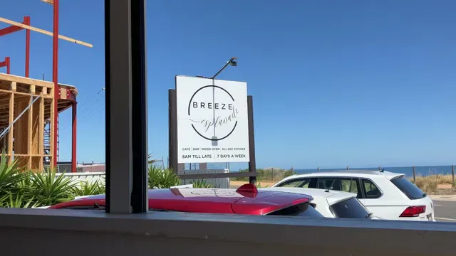 Breeze Cafe & Bar