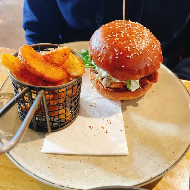 Bricks & Stones Cafe