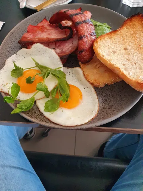 Cafe Beach Pit