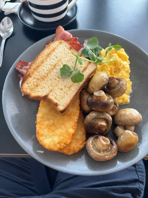 Cafe Beach Pit