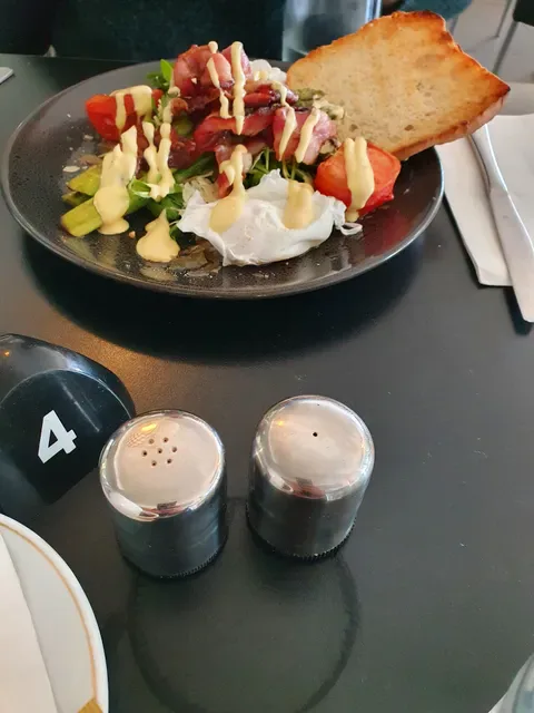 Cafe Beach Pit