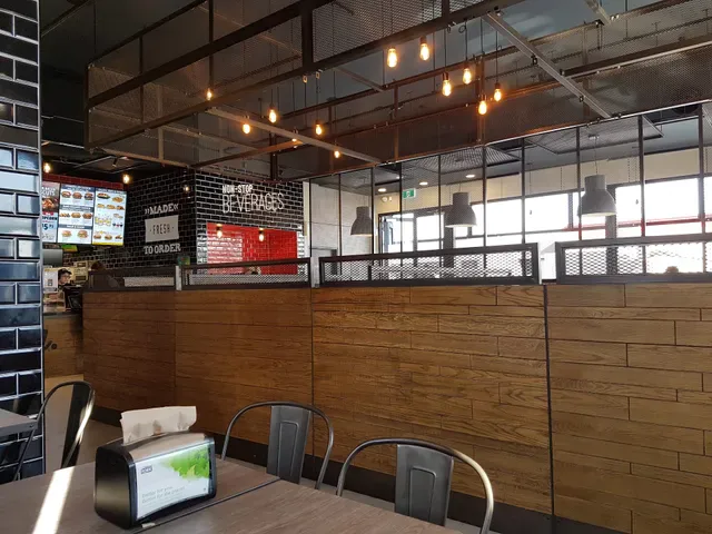 Carl's Jr. Kilburn
