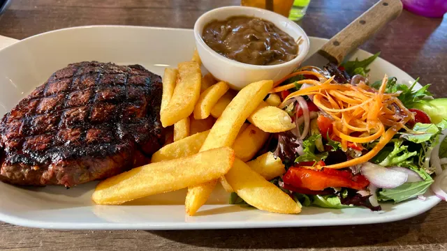 Carmel's Cafe Bar and Grill