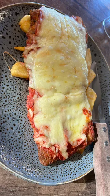 Carmel's Cafe Bar and Grill