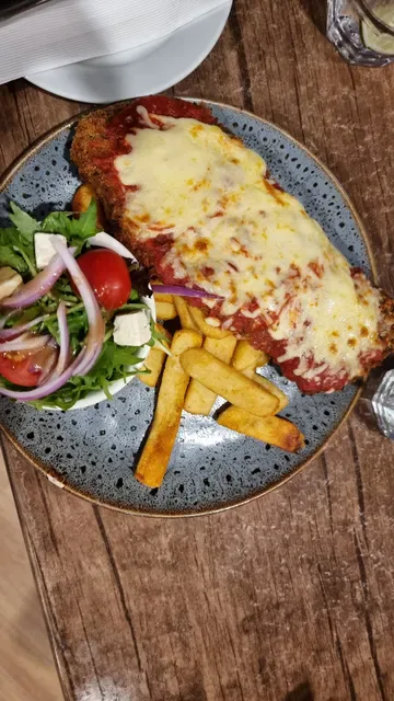 Carmel's Cafe Bar and Grill