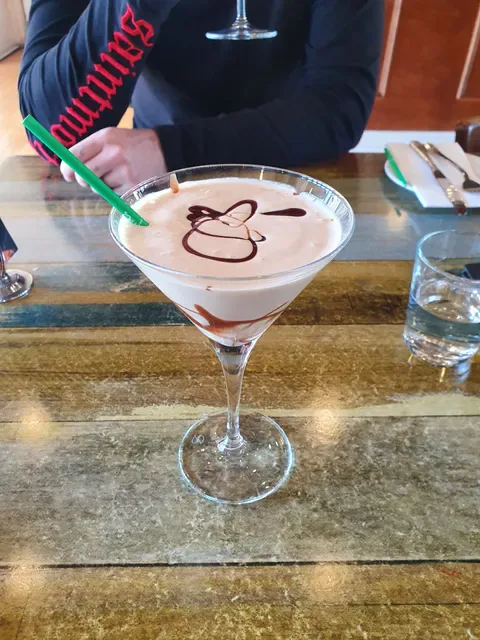 Carmel's Cafe Bar and Grill
