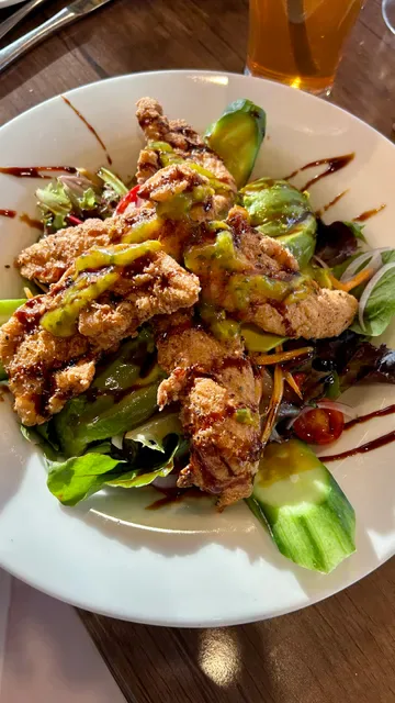 Carmel's Cafe Bar and Grill